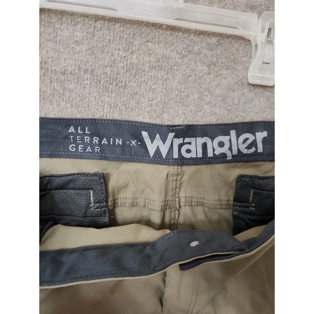 Wrangler ATG All Terrain Gear Shorts Mens 42 Tan Performance Utility Cargo NEW